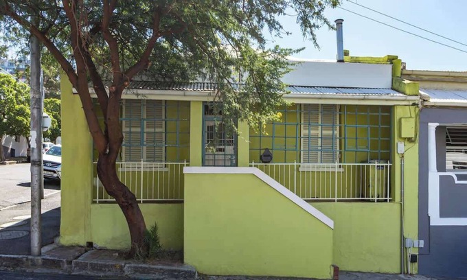 Bo'Kaap Casa | Funky Pet Friendly, 2-Bedroom Escape, Bo-Kaap