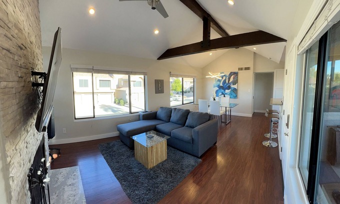 Scottsdale Ranch Condominio | Bonito piso de 1 dormitorio 1 baño recientemente renovado condominio con garaje