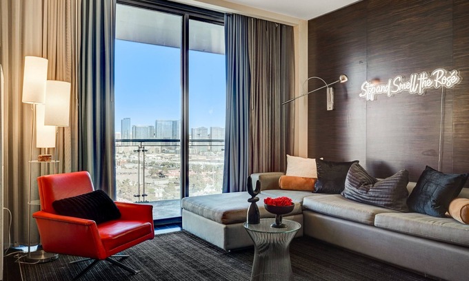 Las Vegas Complejo | Furnished 21st-Floor Condo | Monthly Stays Welcome | Strip Views | No Resort Fee