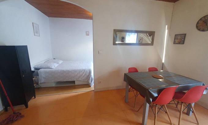 Nyons Apartamento | NUEVO apartamento amueblado en el centro de la ciudad 4 personas