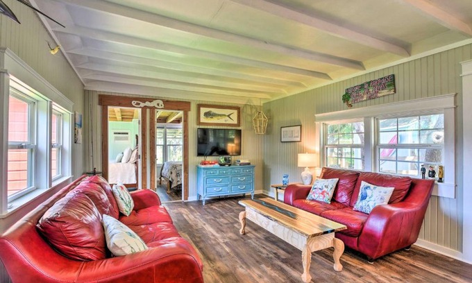 Cedar Lane Casa | Furnished Deck and Dock Renovated Sargent Cabin!