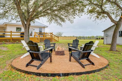 Schulenburg Casa | Furnished Deck and Views Rural Schulenburg Retreat