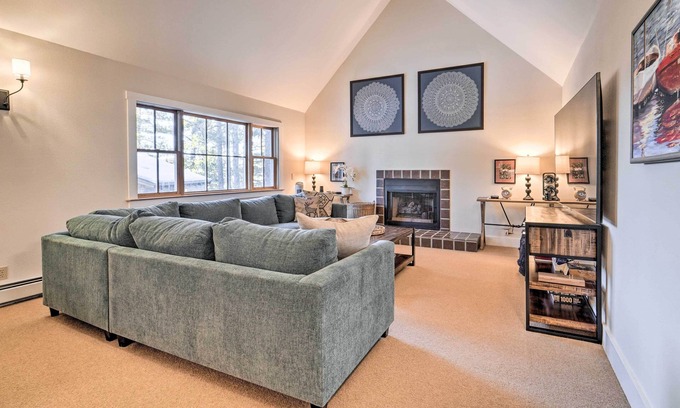 Truckee Cabina | Furnished Deck: Cabin on Northstar Shuttle Route!