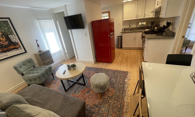 Fairfax Apartamento | Furnished Fairfax Garden Apartment Close to town!