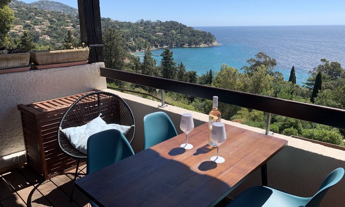 Le Rayol Apartamento | Amueblado 3 ESTRELLAS Golf St Tropez RAYOL CANADEL Frente al MAR con PISCINA