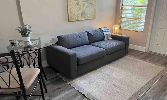Hollywood Apartamento | Furnished Hollywood unit 1/1, 2 Exterior patios for mid/ long-term