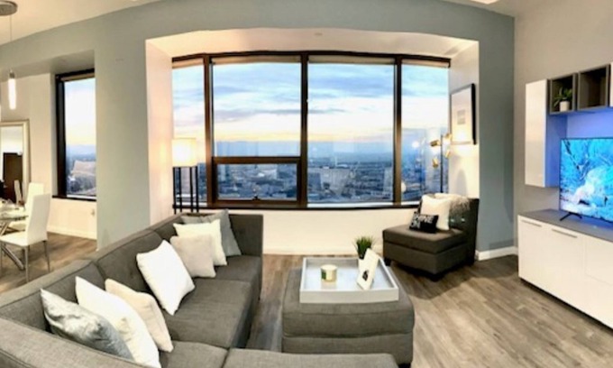 City West Condominio | Furnished Luxury Condo w/2 Free Parking Spots, Utilities Included in Los Angeles
