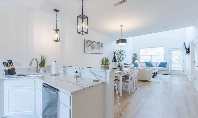 Johns Island Casa | Furnished Midterm Haven: Mins from Downtown CHS!