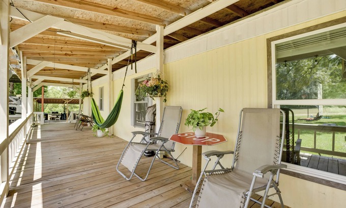 Cleveland Cabaña | Furnished Outdoor Oasis! 22 Mi to Lake Livingston