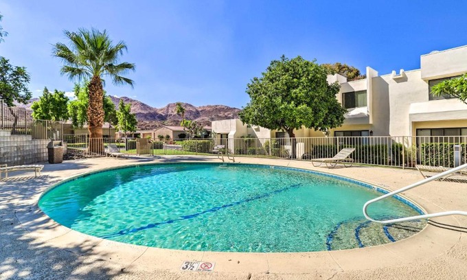 Palm Desert Casa | Furnished Patio and Mtn View Palm Desert Retreat