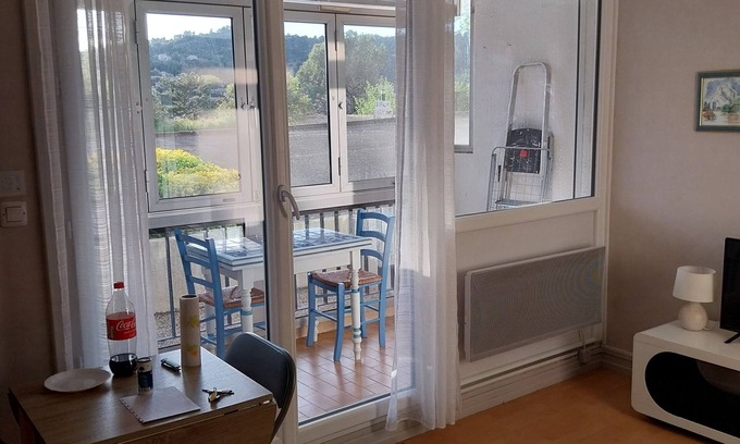 Greoux-les-Bains Apartamento | Furnished studio to rent for spa treatments or vacations pets welcome