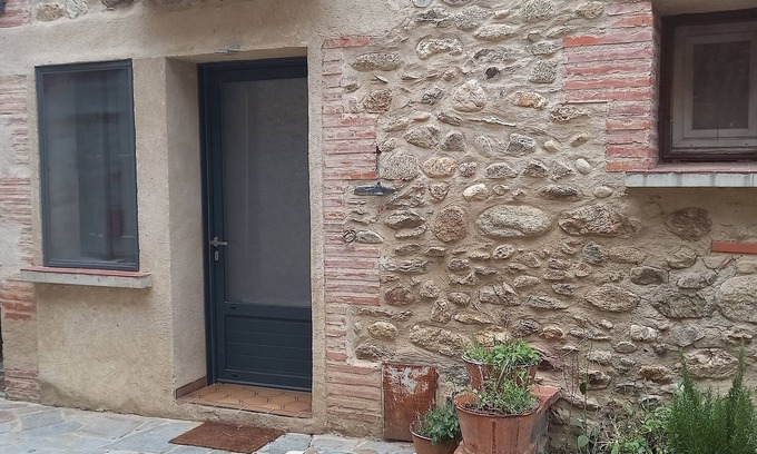 Ceret Apartamento | Furnished studio in the countryside