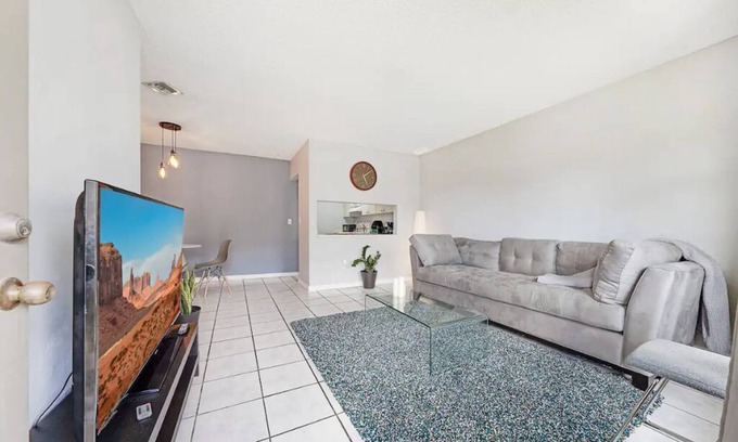 Kendall West Condominio | Fuseball & Games - 2 BD / 2 BTH Condo Miami!
