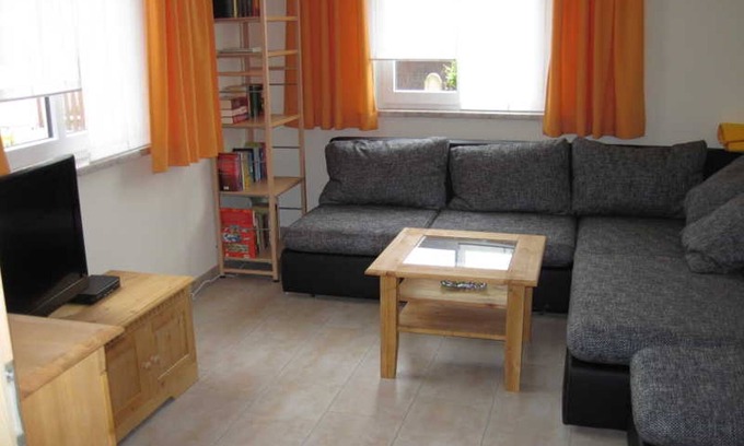 Bad Klosterlausnitz Apartamento | FW Orange - Guesthouse Gimper