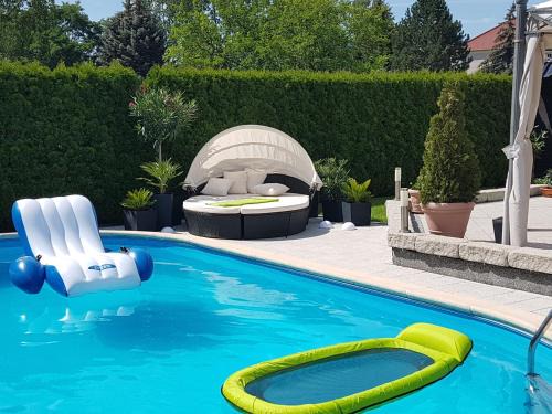 Ziltendorf Casa | Gästezimmer im bewohnten EFH mit Pool und Garten