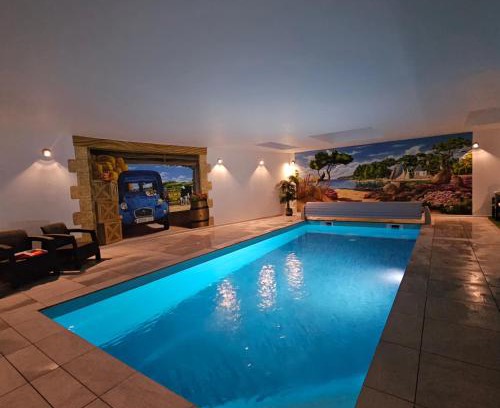 Bourbriac Casa | Gîte à la campagne avec piscine intérieure