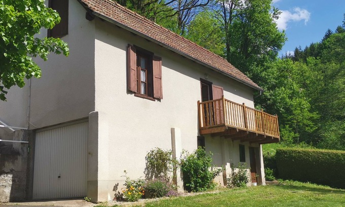 Vic-sur-Cere Casa | ✨Gîte à la campagne, 4 Pers. Parking✨