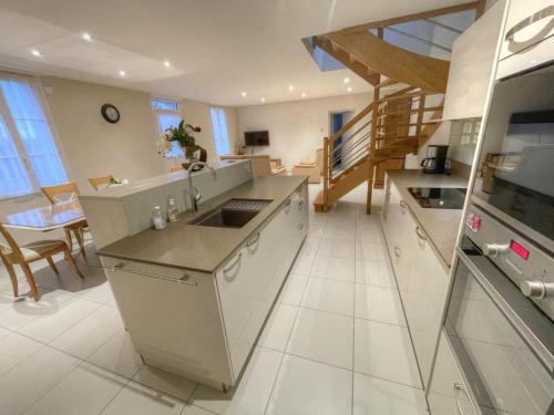 Thesee Casa | Gîte élégant avec climatisation, jardin et Wi-Fi près des Châteaux et Zoo de Beauval - FR-1-491-453