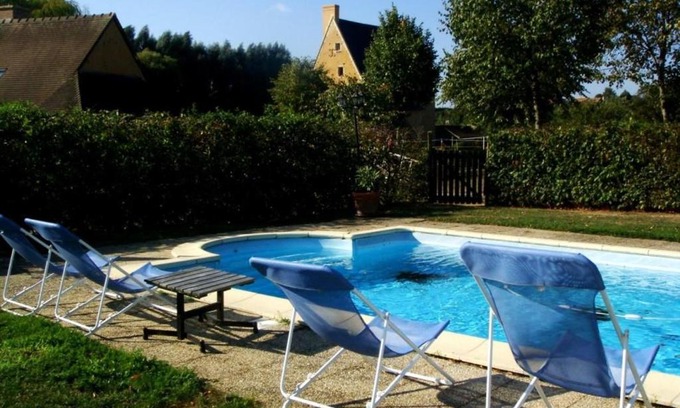 Asnieres sur Vegre Casa | Gîte 4 pers avec piscine chauffée et jardin au bord de la Vègre, proche village médiéval. - FR-1-410-152