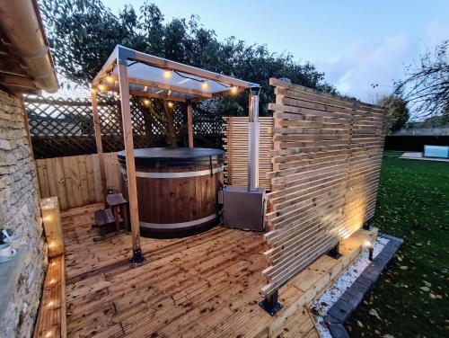 Le Manoir Apartamento | Gîte 4 personnes avec piscine et bain nordique proche des plages du débarquement