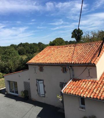 Nueil-les-Aubiers Casa | Gîte au Haras