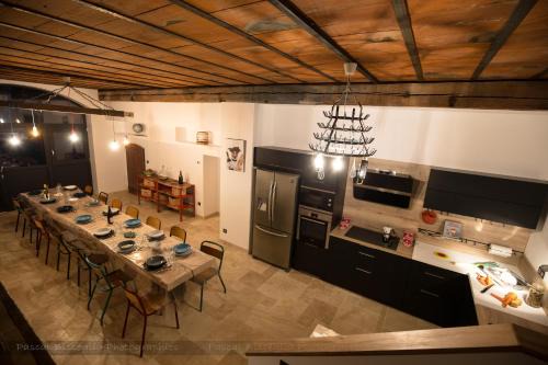 Autun Casa | Gîte Aux Couleurs de Saint Martin avec SPA-Billard