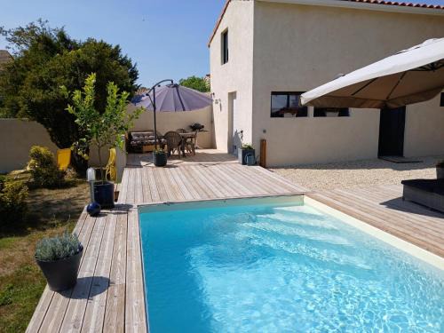 Baignes-Sainte-Radegonde Casa | Gîte avec piscine chauffée, jardin clos et WiFi à Baignes - FR-1-653-264