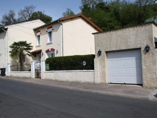 Belleville-sur-Meuse Casa | Gîte avec jardin clos, terrasse et Wi-Fi, proche de Verdun - FR-1-585-42