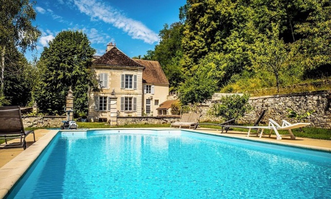 Mailly-le-Chateau Casa | Gîte Château du Colombier - Bourgogne - Piscine Chauffée