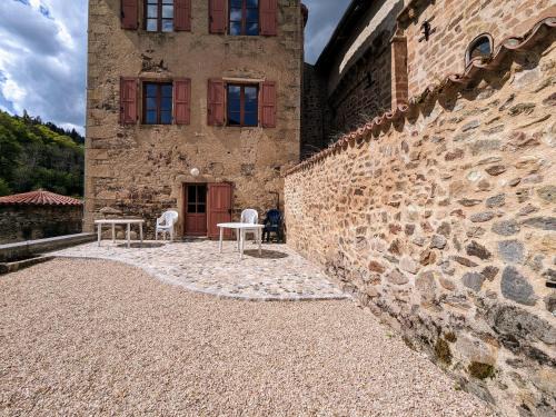 Saint-Vert Casa | Gîte charmant 5 pers. à Saint-Vert: nature, calme, proche rivières et sites touristiques - FR-1-582-223