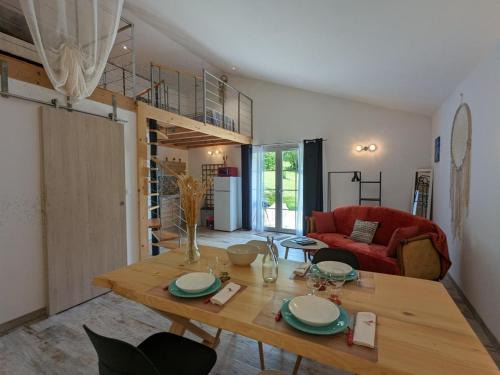 Chateauneuf-sur-Charente Apartamento | Gîte cosy avec terrasse privative, jardin et activités nature à proximité - FR-1-653-259