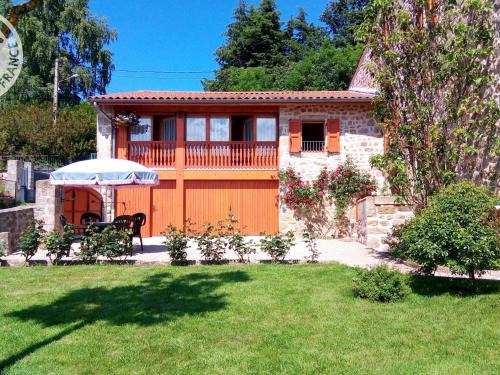 Merle-Leignec Casa | Gîte cosy 1 ch. avec jardin, animaux admis, rando et patrimoine aux Monts du Forez - FR-1-496-45
