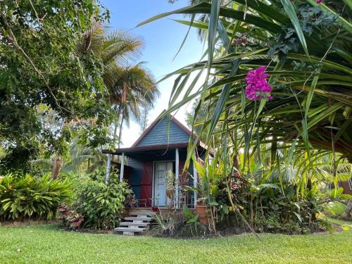 Sainte-Rose Casa | Gîte cosy pour 2 à Sainte-Rose, jardin créole - FR-1-786-43