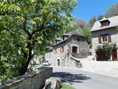 Belcastel Casa | Gîte dans un Village d’Exception