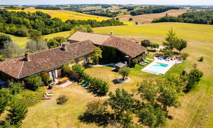 Beauvais-sur-Tescou Cabaña | Gîte de Charme Avec vue et Piscine