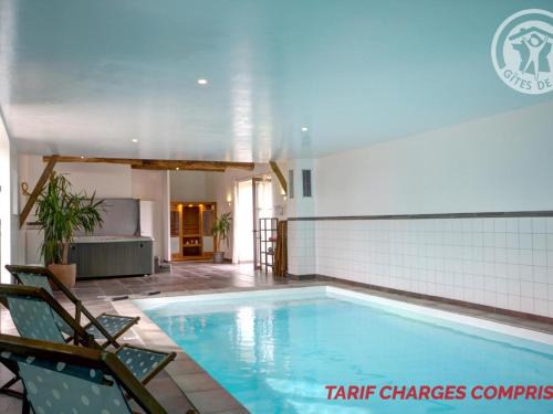 Saint-Just-la-Pendue Casa | Gîte de charme avec spa, sauna et jardin pour 12 personnes - FR-1-496-54