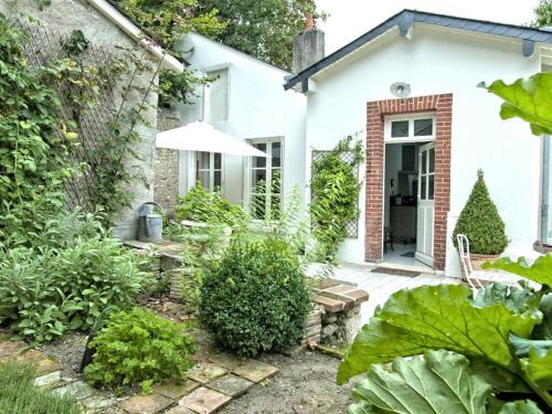 Blois Casa | Gîte de Charme au Cœur de Blois avec Jardin Privé, Garage et Équipements Modernes - FR-1-491-425
