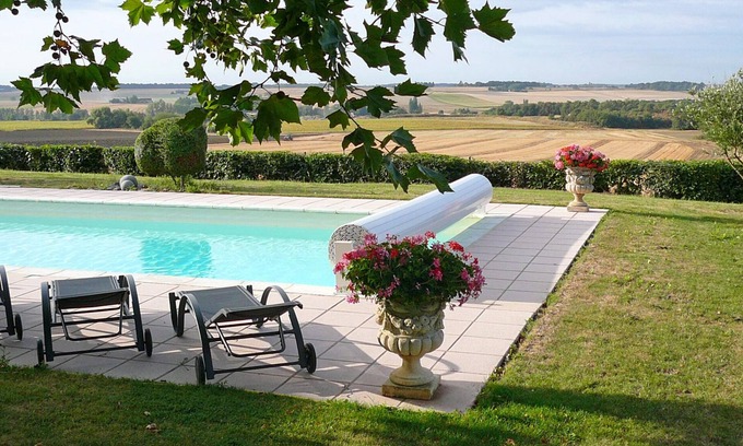 Varennes Cabaña | Encantadora casa de campo en Touraine con piscina climatizada, vista panorámica para 5 personas.