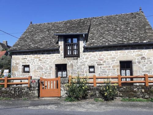 Saint-Cirgues-la-Loutre Apartamento | Gîte de France à Saint-Cirgues-la-Loutre 3 épis - Gîte de France 2 personnes MAE-0054