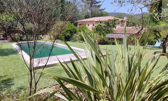 Salernes Casa | Gîte de Véronique & Alain