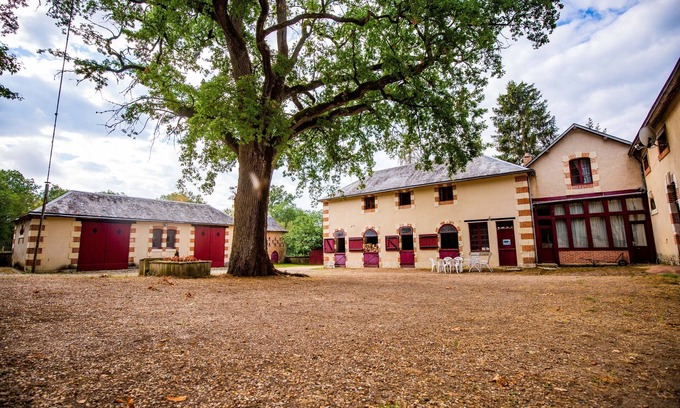 Cour-Cheverny Casa | Gîte des Châteaux de la Loire, near Lamotte-Beuvron. Horses welcome!