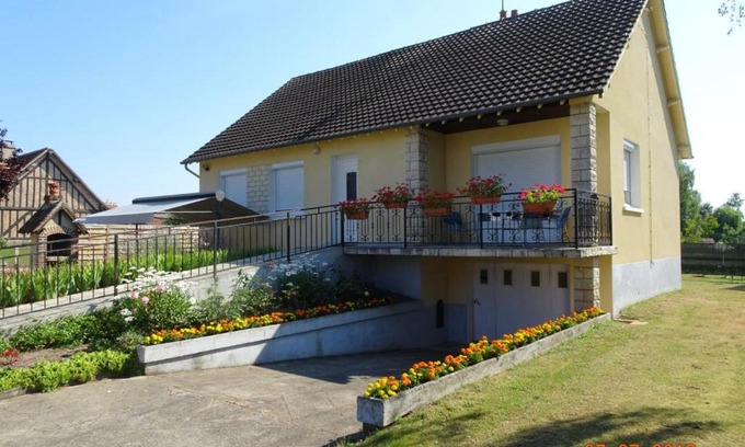Dhuizon Casa | Gîte Dhuizon, 4 pièces, 6 personnes - FR-1-491-204