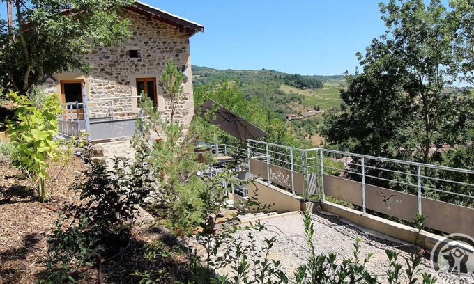Beaujeu Casa | Gîte du Château St Jean