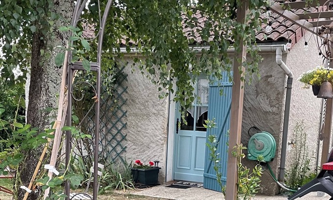 Saint-Priest-Bramefant Apartamento | Gîte du Ruisseau