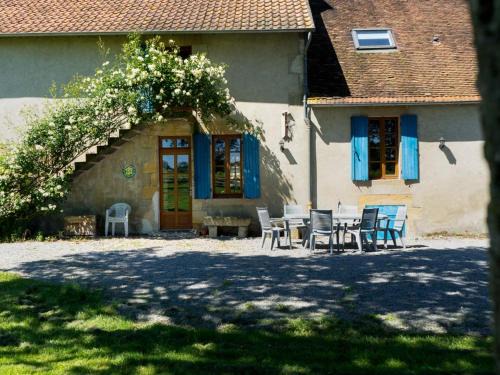 Souvigny Casa | Gîte familial avec piscine, loisirs et nature près de Souvigny - FR-1-489-231
