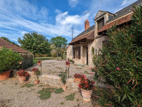 Nohant-Vic Casa | Gîte familial près de Nohant avec jardin, cheminée, garage et WIFI gratuit - FR-1-591-94