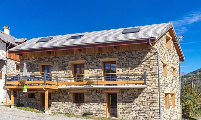 Saint-Jean-Saint-Nicolas Cabaña | Gîte Costillon-Gîte-Baño en la habitacion-Confortable-Vista a la Montana