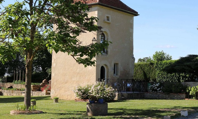 Saint-Eloi Cabaña | Le Pigeonnier de Gondière-Gîte-Romántico-Habitación con desagüe-Vista al Jardín