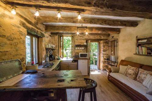 Bor-et-Bar Casa | Gîte La Maisonnette La Petite Joulinie