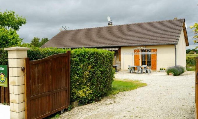 Laines-aux-Bois Casa | Gîte Laines-aux-Bois, 2 pièces, 4 personnes - FR-1-543-87